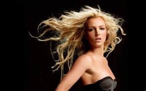 Britney-Spears-Windy-Hair-Wallpaper